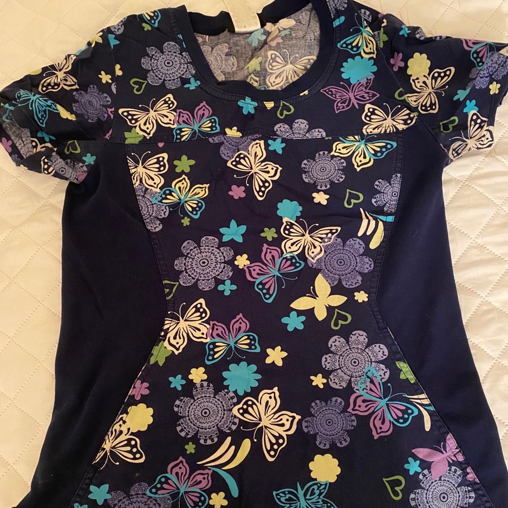 Scrub tops - Picture 4 of 8